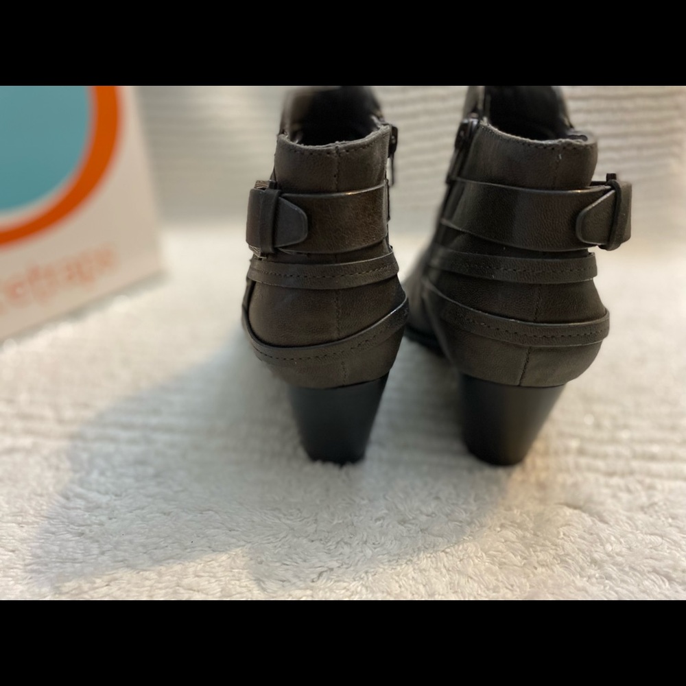 Baretraps Reid Dark Grey booties Size 7.5 Women's - Picture 8 of 14